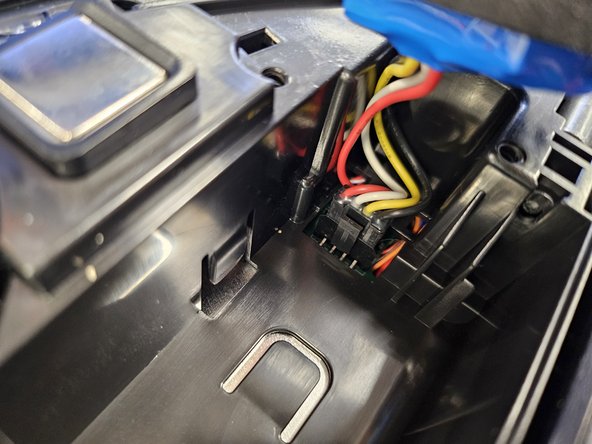 Roborock Q5 Pro: Laser Distance Sensor Replacement, Remove the battery.: crwdns2935265:03crwdnd2935265:03crwdnd2935265:03crwdne2935265:0