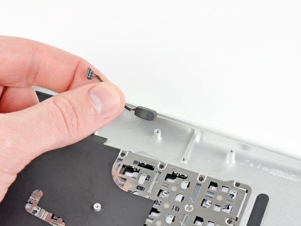 MacBook Air 13" Late 2010 Upper Case Replacement: crwdns2935265:039crwdnd2935265:02crwdnd2935265:02crwdne2935265:0