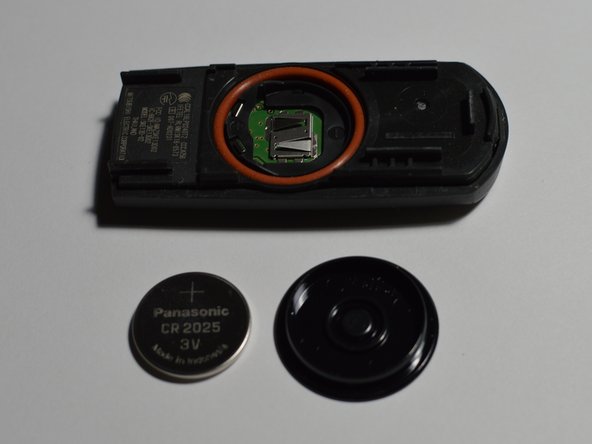 Toyota Yaris Key Teardown, Battery Removal: stap 0, afbeelding 2 van 3