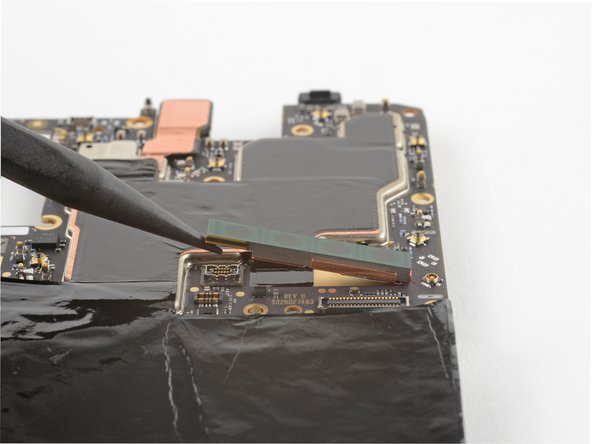 Motorola Moto G Stylus 5G (2022) Motherboard Replacement, Remove the 5G mmWave Antenna: crwdns2935265:028crwdnd2935265:02crwdnd2935265:03crwdne2935265:0