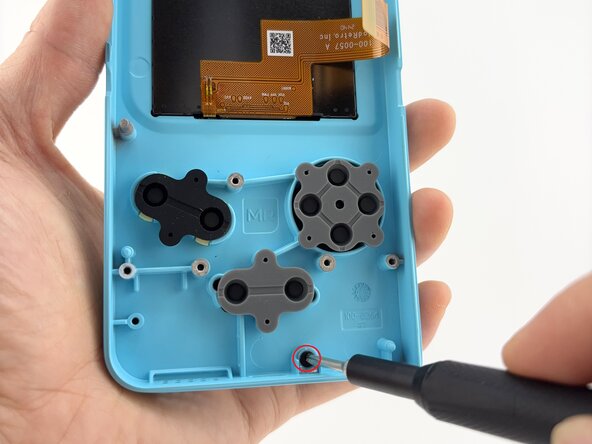 Disassembling ModRetro Chromatic (Released Mid-2025), Light Pipe: 步骤 7 中的图像 1，2