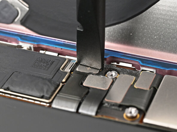 iPhone 15 Battery Replacement, Prop up the back glass: stap 47, afbeelding 3 van 3