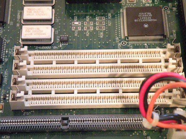 Macintosh IIsi Teardown: step 4, image 3 of 3