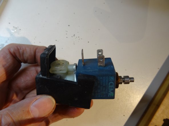 Replace lower solenoid valve on Ecam 350.55: crwdns2935265:06crwdnd2935265:02crwdnd2935265:02crwdne2935265:0
