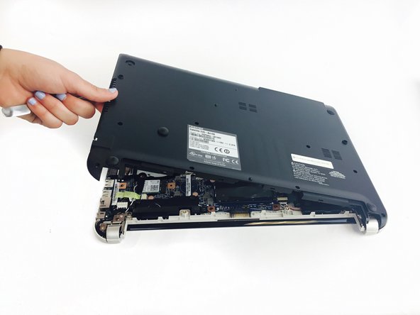 Toshiba Satellite E45-B4100 Cooling Fan Replacement: crwdns2935265:04crwdnd2935265:02crwdnd2935265:02crwdne2935265:0