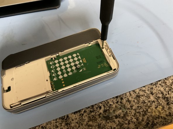 nokia N810 Teardown, Remove the screws.: crwdns2935265:03crwdnd2935265:02crwdnd2935265:02crwdne2935265:0