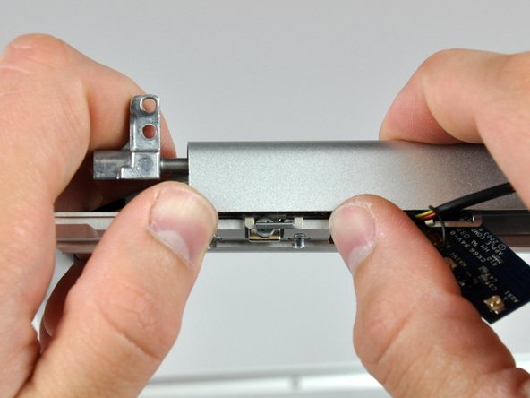 PowerBook G4 Aluminum 15" 1-1.5 GHz Front Display Bezel Replacement: crwdns2935265:044crwdnd2935265:03crwdnd2935265:03crwdne2935265:0