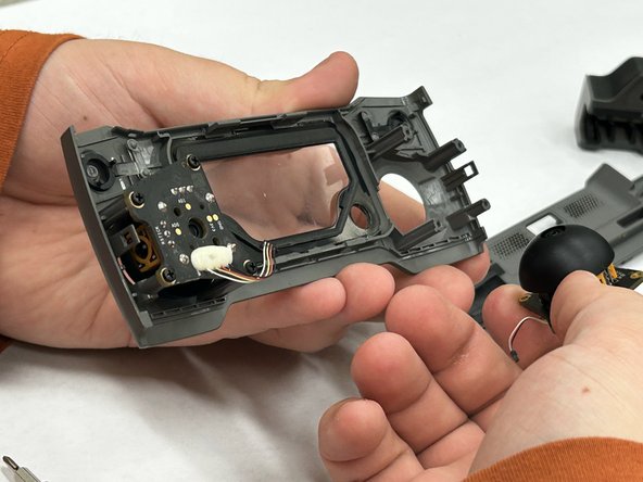 Mavic 2 Controller Joystick Replacement: crwdns2935265:04crwdnd2935265:02crwdnd2935265:02crwdne2935265:0