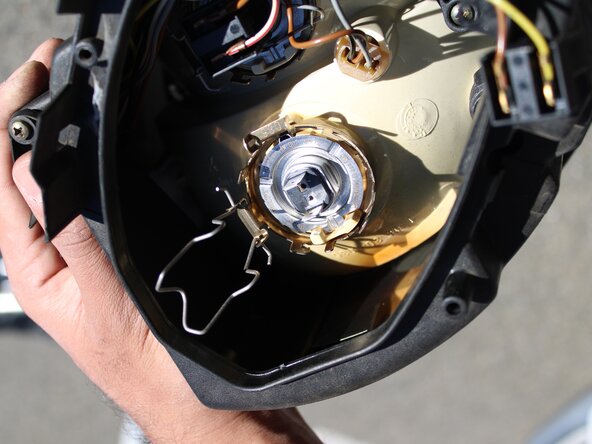 2000 Porsche Boxter Headlight Bulb Replacement: crwdns2935265:07crwdnd2935265:02crwdnd2935265:02crwdne2935265:0