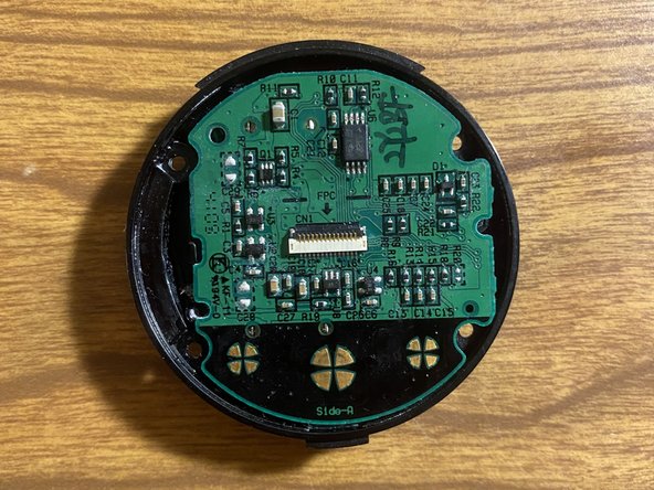 Pokewalker Disassembly, Removing the motherboard: crwdns2935265:06crwdnd2935265:02crwdnd2935265:02crwdne2935265:0