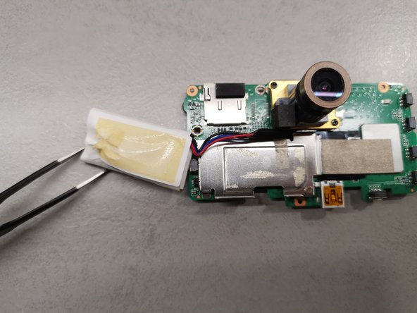 Mio MiVue 698 Disassembly, Remove battery: crwdns2935265:05crwdnd2935265:02crwdnd2935265:02crwdne2935265:0