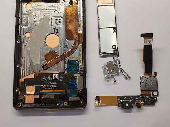 Nokia 8 Sirocco Teardown, Charging board: crwdns2935265:06crwdnd2935265:02crwdnd2935265:02crwdne2935265:0