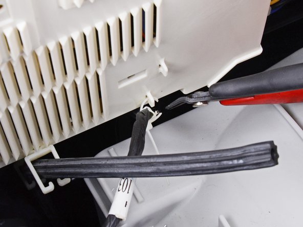 LG Front Load Washing Machine Main Board Replacement, Disconnect the control panel cover: crwdns2935265:010crwdnd2935265:02crwdnd2935265:03crwdne2935265:0