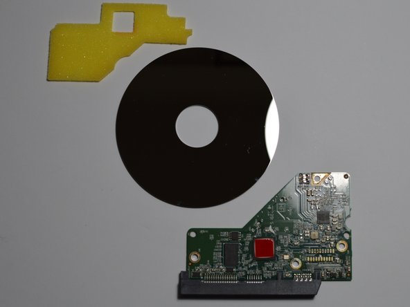 WD Blue Hard Drive Teardown, Components laid out: crwdns2935265:015crwdnd2935265:03crwdnd2935265:03crwdne2935265:0