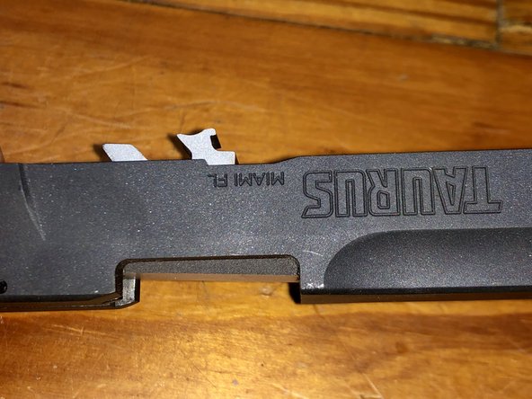 Taurus G2C Field Strip Disassembly, Removing the barrel: crwdns2935265:05crwdnd2935265:02crwdnd2935265:03crwdne2935265:0