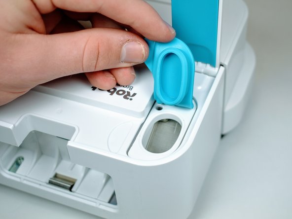 iRobot Braava Jet 240 Filter Replacement: crwdns2935265:04crwdnd2935265:03crwdnd2935265:03crwdne2935265:0