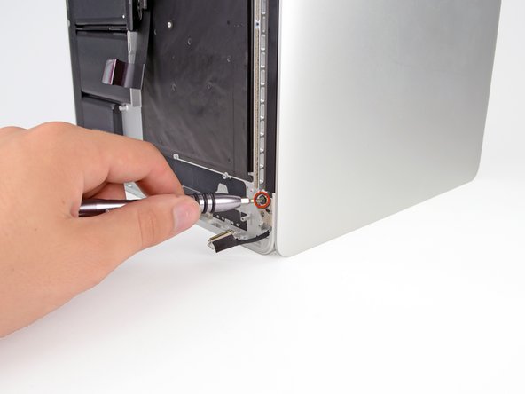 MacBook Pro 15" Retina Display Late 2013 Upper Case Assembly Replacement: crwdns2935265:040crwdnd2935265:02crwdnd2935265:02crwdne2935265:0