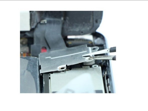 iPhone 5 Dock Connector Replacement FR, Removing the EMI shield: crwdns2935265:05crwdnd2935265:02crwdnd2935265:02crwdne2935265:0