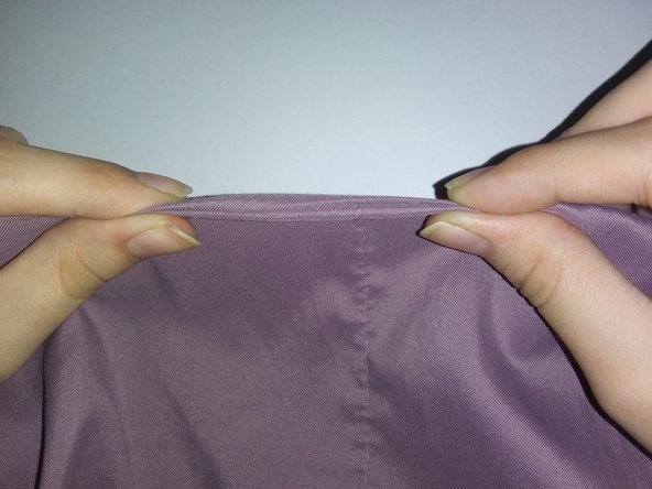 How to Hand Sew A Small Hole in Clothing: crwdns2935265:04crwdnd2935265:03crwdnd2935265:03crwdne2935265:0