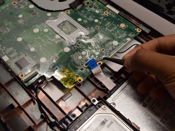 HP Pavilion 15-d017cl Cooling Fan Replacement: crwdns2935265:015crwdnd2935265:02crwdnd2935265:02crwdne2935265:0