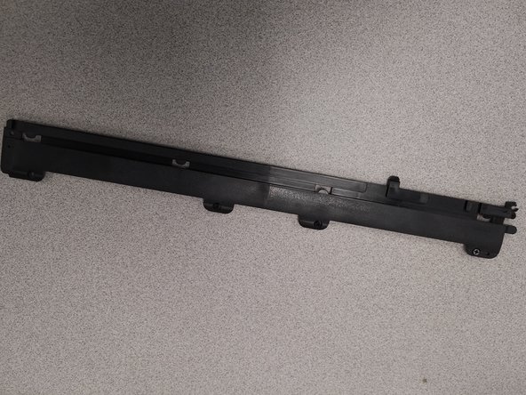 Quantum View 10.1 Keyboard connector solid state board Replacement, Removing cover plate: crwdns2935265:04crwdnd2935265:03crwdnd2935265:03crwdne2935265:0