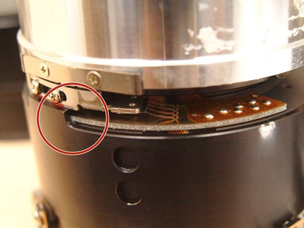 Solve stuck focus of AF-S VR Zoom-Nikkor ED 70-200mm f/2.8G IF, Reposition the PCB: crwdns2935265:05crwdnd2935265:03crwdnd2935265:03crwdne2935265:0