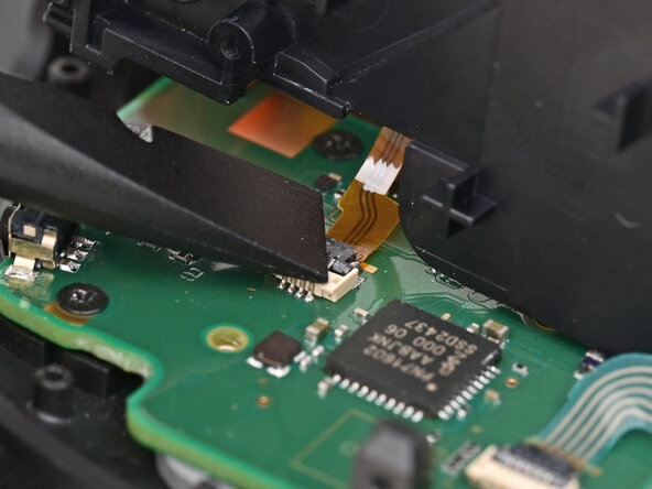 Joy-Con 2 (Right) Joystick Replacement, Connect the midframe: crwdns2935265:037crwdnd2935265:03crwdnd2935265:03crwdne2935265:0