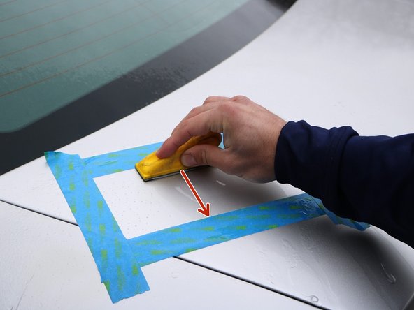 How to Repair a Scratch On a Car: crwdns2935265:07crwdnd2935265:03crwdnd2935265:03crwdne2935265:0
