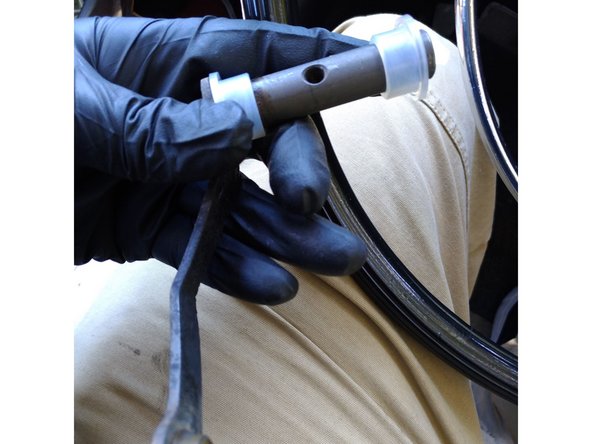 Mercedes-Benz 114 or 115 Auto shifter bushings, The bushings themselves: adım 17, 3 resimden 2.