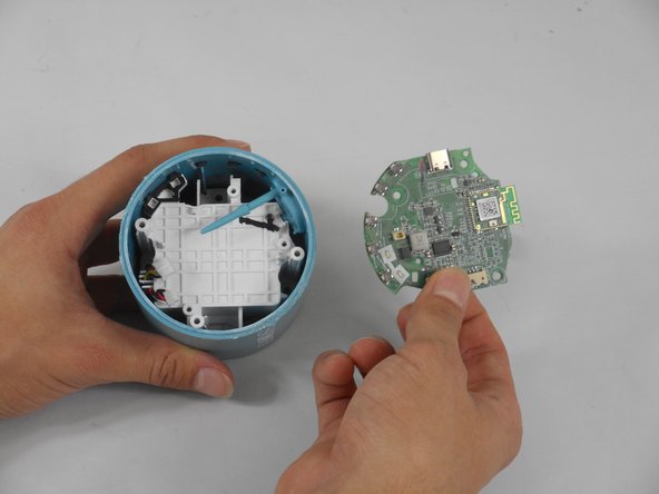 Sony SRS-XB13 Speaker Replacement, Motherboard: crwdns2935265:05crwdnd2935265:03crwdnd2935265:03crwdne2935265:0