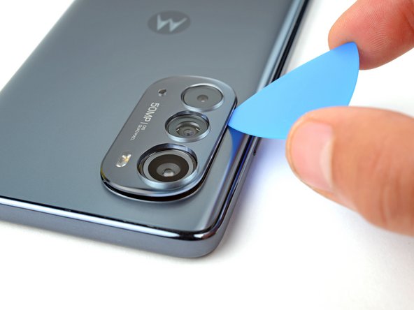Motorola Edge (2022) Camera Bezel Replacement, Slice the camera bezel adhesive: step 3, image 2 of 2