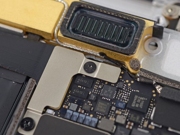 Retina MacBook 2016 Teardown: crwdns2935265:05crwdnd2935265:02crwdnd2935265:03crwdne2935265:0