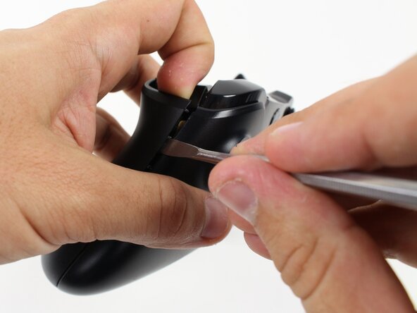 Xbox One Wireless Controller Model 1537 Analog Sticks Replacement, Side Handles: step 2, image 1 of 2