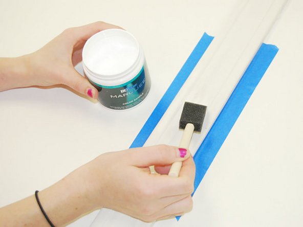 How to Repair Damaged Door or Window Casing: crwdns2935265:07crwdnd2935265:02crwdnd2935265:02crwdne2935265:0