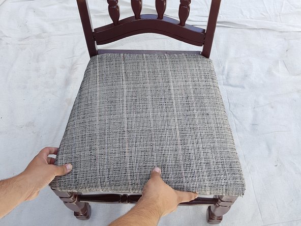 How to Restore a Dining Chair: crwdns2935265:09crwdnd2935265:02crwdnd2935265:03crwdne2935265:0