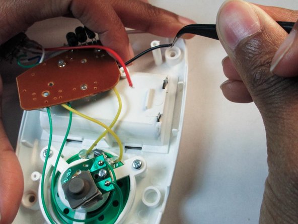 Baby Einstein Take Along Tunes Battery Socket Replacement: crwdns2935265:011crwdnd2935265:02crwdnd2935265:02crwdne2935265:0