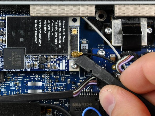 iMac Intel 20" EMC 2133 and 2210 AirPort Extreme Replacement, AirPort Extreme: crwdns2935265:07crwdnd2935265:02crwdnd2935265:02crwdne2935265:0