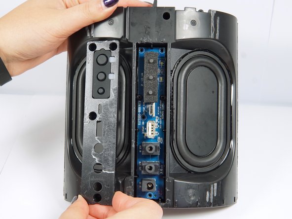 Pioneer Elite Smart Speaker F4 I/O Port Replacement: crwdns2935265:019crwdnd2935265:02crwdnd2935265:02crwdne2935265:0