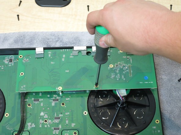 Native Instruments Traktor Kontrol S2 MK1: Disassembly and Jog Wheel Replacement: crwdns2935265:020crwdnd2935265:02crwdnd2935265:03crwdne2935265:0