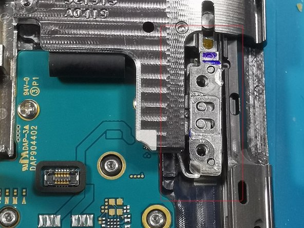 Samsung Galaxy A 80 Displayeinheit Zerlegung Zusammenbau Replacement, Slide Befestigung Rechts [L] entfernen: Schritt 8, Bild 3 von 3