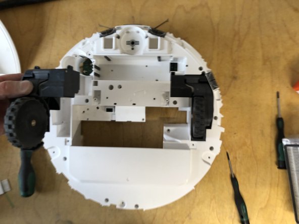 Xiaomi ROBOROCK S50200 complete disassembly, Right wheel: crwdns2935265:016crwdnd2935265:02crwdnd2935265:03crwdne2935265:0