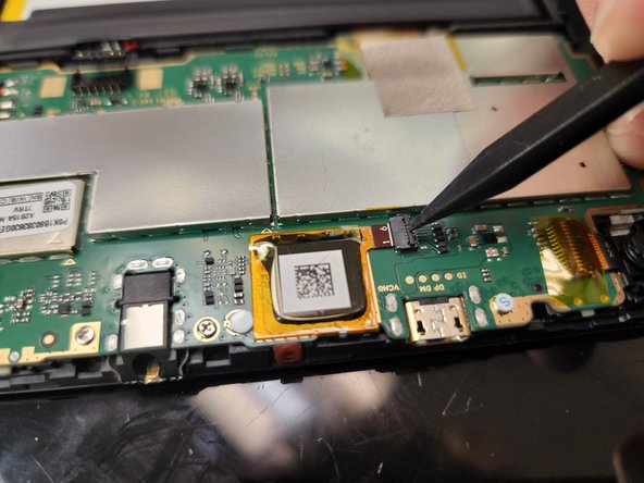 Amazon Fire HD 8 (8th Gen) Digitizer Replacement, Disconnect the Digitizer (1): crwdns2935265:011crwdnd2935265:02crwdnd2935265:03crwdne2935265:0