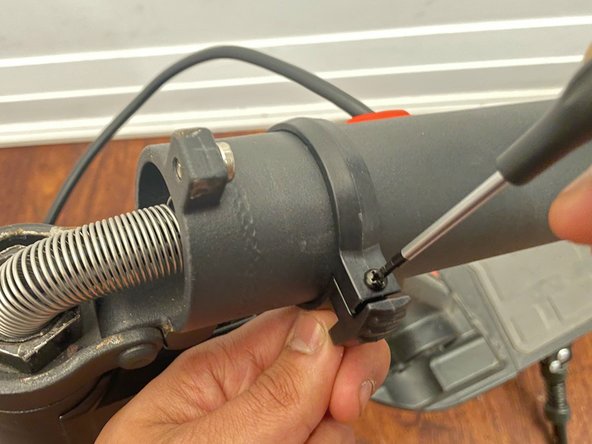 How to Stabilize the Stem of a Longwise ES06 E-Scooter: crwdns2935265:06crwdnd2935265:02crwdnd2935265:02crwdne2935265:0