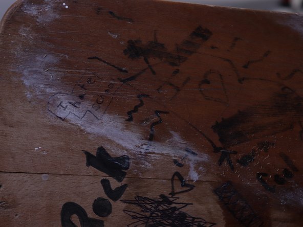 How to Restore a Student Desk: crwdns2935265:03crwdnd2935265:02crwdnd2935265:03crwdne2935265:0