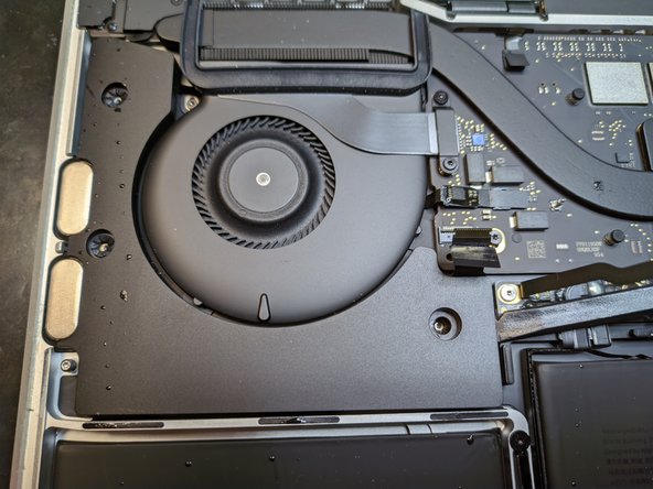 MacBook Pro 13" Late 2020 Right Speaker Replacement, Remove the right speaker: crwdns2935265:019crwdnd2935265:02crwdnd2935265:03crwdne2935265:0