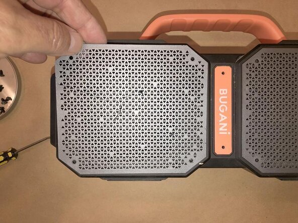 Bugani M83 wireless speaker Battery Replacement: adım 5, 3 resimden 2.