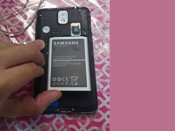 Samsung Galaxy Note 3 Power button + Vibration motor Replacement, Remove your battery and S-Pen: step 2, image 1 of 3