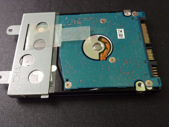 acer aspire one 725 Teardown, Still removing the hard-drive: crwdns2935265:06crwdnd2935265:02crwdnd2935265:03crwdne2935265:0