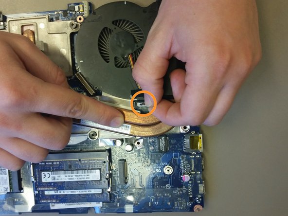 Lenovo Y410P Cooling Fan Replacement, Unscrew Heatsink: crwdns2935265:08crwdnd2935265:02crwdnd2935265:02crwdne2935265:0