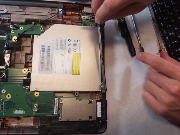 Lenovo ThinkPad Edge E520 CD Disk Drive Replacement, CD Disk Drive: step 9, image 2 of 2
